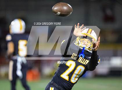 Thumbnail 1 in Notre Dame (SO) @ Simi Valley photogallery.