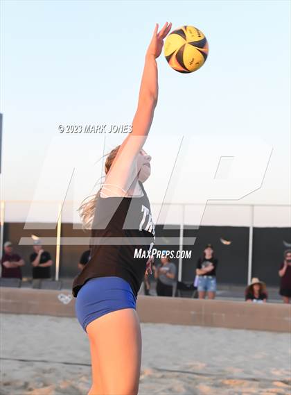 Thumbnail 2 in Salpointe Catholic vs. Valley Christian (AIA Division II Pairs Final) photogallery.