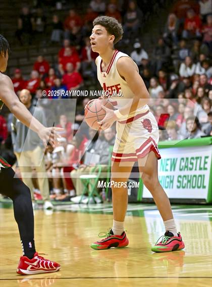 Thumbnail 3 in Lawrence North vs. Jeffersonville (IHSAA 4A New Castle Semi State Final) photogallery.