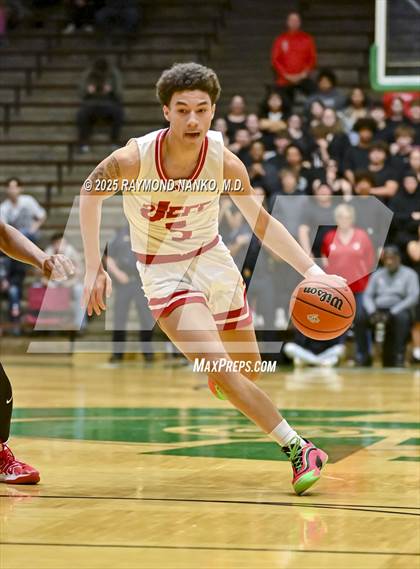 Thumbnail 2 in Lawrence North vs. Jeffersonville (IHSAA 4A New Castle Semi State Final) photogallery.