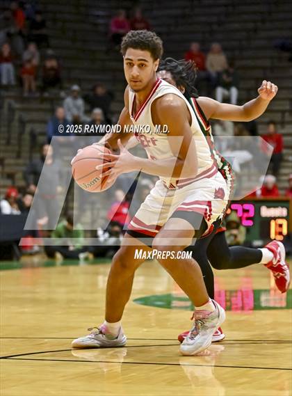 Thumbnail 3 in Lawrence North vs. Jeffersonville (IHSAA 4A New Castle Semi State Final) photogallery.