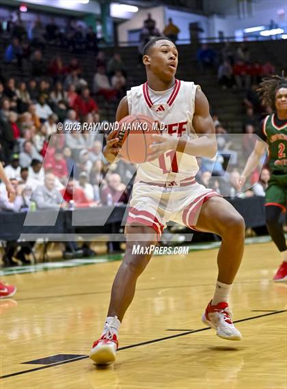 Thumbnail 3 in Lawrence North vs. Jeffersonville (IHSAA 4A New Castle Semi State Final) photogallery.