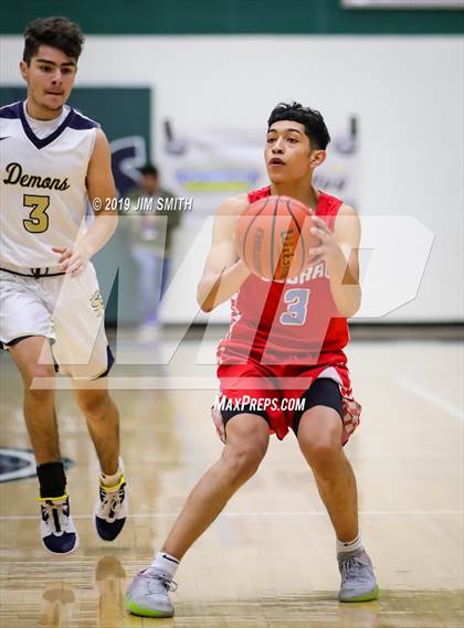 Thumbnail 2 in Santa Fe vs. Socorro (Jalene Berger Allstate Holiday Tournament) photogallery.