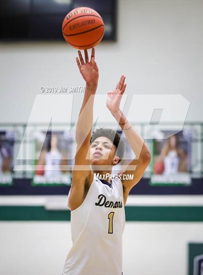 Thumbnail 1 in Santa Fe vs. Socorro (Jalene Berger Allstate Holiday Tournament) photogallery.