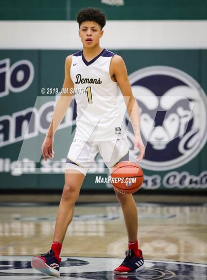 Thumbnail 1 in Santa Fe vs. Socorro (Jalene Berger Allstate Holiday Tournament) photogallery.