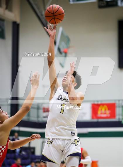Thumbnail 3 in Santa Fe vs. Socorro (Jalene Berger Allstate Holiday Tournament) photogallery.