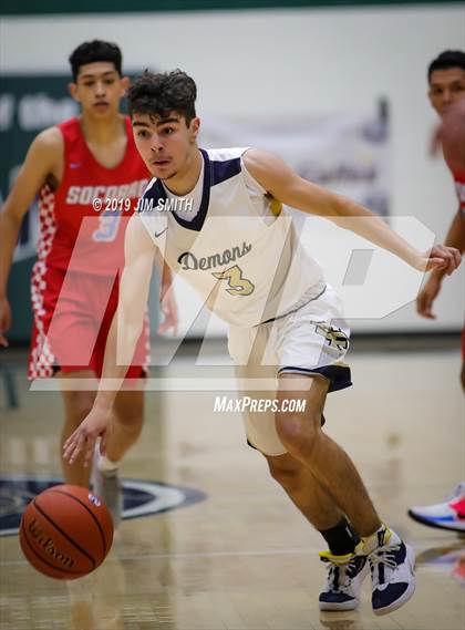 Thumbnail 2 in Santa Fe vs. Socorro (Jalene Berger Allstate Holiday Tournament) photogallery.