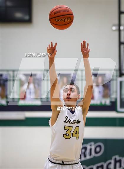 Thumbnail 2 in Santa Fe vs. Socorro (Jalene Berger Allstate Holiday Tournament) photogallery.