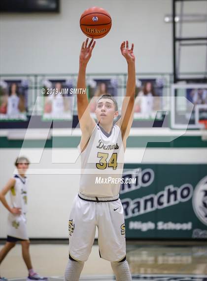 Thumbnail 1 in Santa Fe vs. Socorro (Jalene Berger Allstate Holiday Tournament) photogallery.