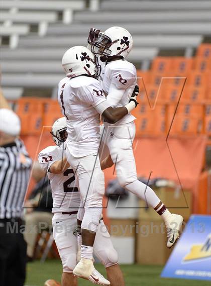 Thumbnail 2 in Aquinas  vs. Monroe-Woodbury (NYSPHSAA Class AA Final) photogallery.