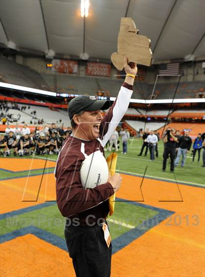 Thumbnail 2 in Aquinas  vs. Monroe-Woodbury (NYSPHSAA Class AA Final) photogallery.