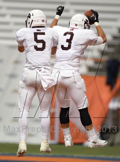 Thumbnail 2 in Aquinas  vs. Monroe-Woodbury (NYSPHSAA Class AA Final) photogallery.