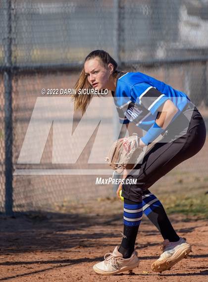 Thumbnail 2 in Snowflake vs. Eastmark (Dobson/Westwood Invitational) photogallery.