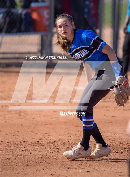Thumbnail 2 in Snowflake vs. Eastmark (Dobson/Westwood Invitational) photogallery.