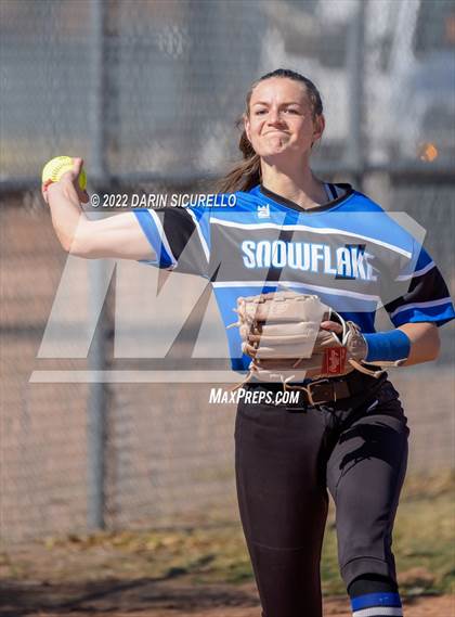 Thumbnail 3 in Snowflake vs. Eastmark (Dobson/Westwood Invitational) photogallery.