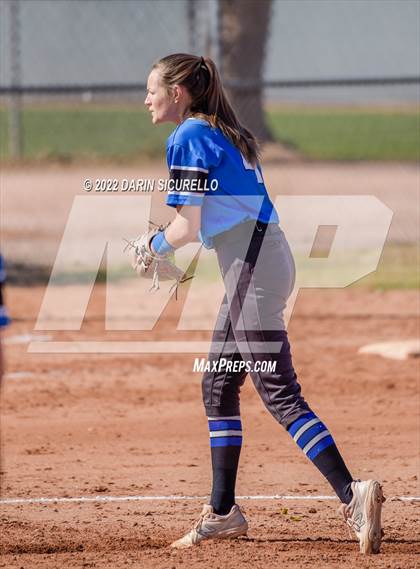 Thumbnail 3 in Snowflake vs. Eastmark (Dobson/Westwood Invitational) photogallery.