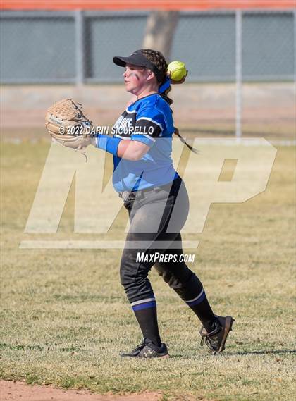 Thumbnail 2 in Snowflake vs. Eastmark (Dobson/Westwood Invitational) photogallery.