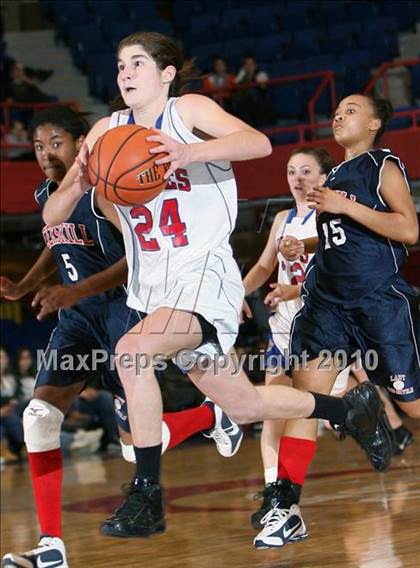 Thumbnail 2 in Peekskill vs. Pearl River (Section 1 Class A Semifinal) photogallery.