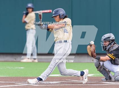 Thumbnail 2 in Alexander vs. Brennan (UIL 6A Bi-District Playoffs) photogallery.