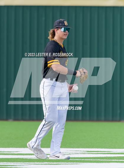 Thumbnail 3 in Alexander vs. Brennan (UIL 6A Bi-District Playoffs) photogallery.