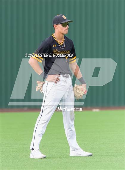 Thumbnail 1 in Alexander vs. Brennan (UIL 6A Bi-District Playoffs) photogallery.