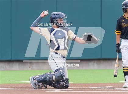 Thumbnail 2 in Alexander vs. Brennan (UIL 6A Bi-District Playoffs) photogallery.