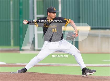 Thumbnail 2 in Alexander vs. Brennan (UIL 6A Bi-District Playoffs) photogallery.