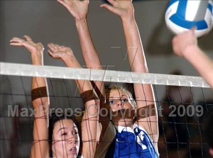 Thumbnail 3 in Grand Island vs. Lockport photogallery.