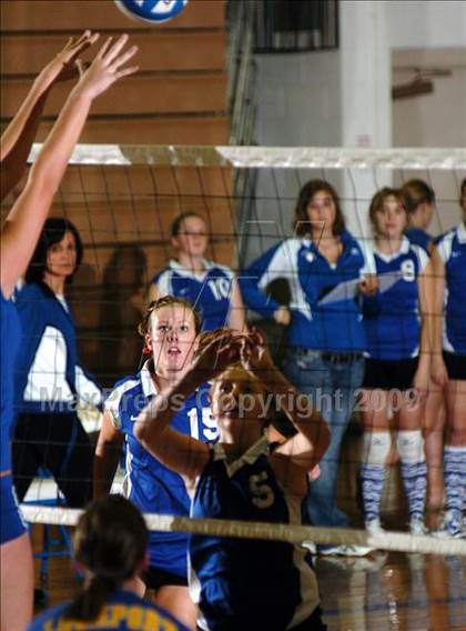 Thumbnail 3 in Grand Island vs. Lockport photogallery.