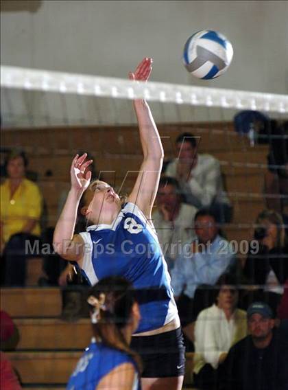 Thumbnail 3 in Grand Island vs. Lockport photogallery.