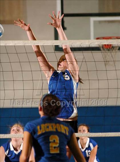 Thumbnail 2 in Grand Island vs. Lockport photogallery.