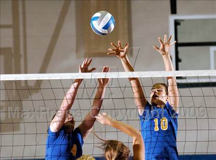 Thumbnail 1 in Grand Island vs. Lockport photogallery.