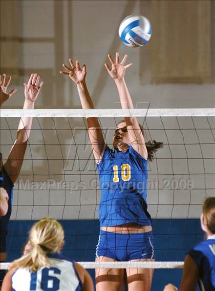Thumbnail 2 in Grand Island vs. Lockport photogallery.