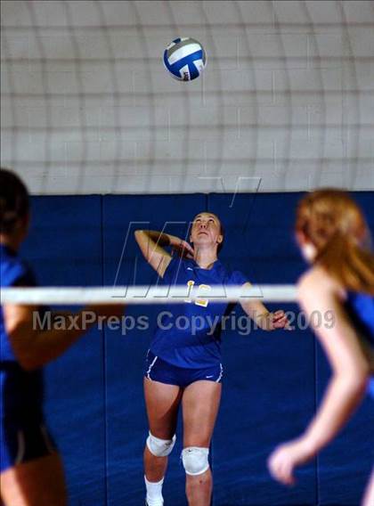 Thumbnail 3 in Grand Island vs. Lockport photogallery.