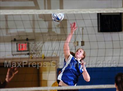Thumbnail 2 in Grand Island vs. Lockport photogallery.