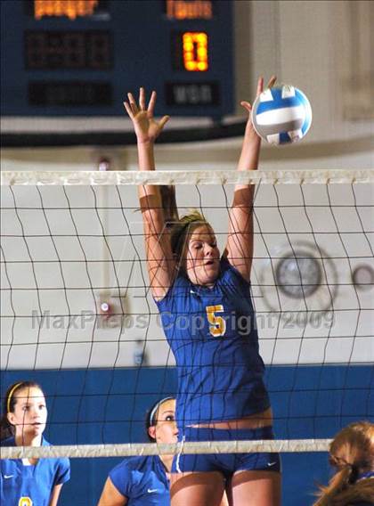 Thumbnail 1 in Grand Island vs. Lockport photogallery.