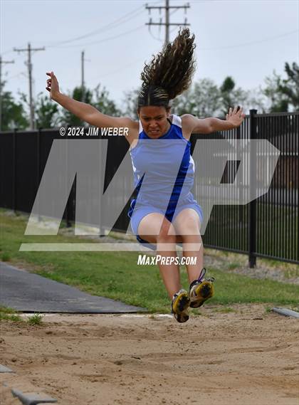 Thumbnail 3 in Warner Twilight Invitational photogallery.
