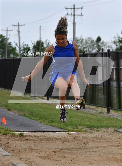 Thumbnail 2 in Warner Twilight Invitational photogallery.
