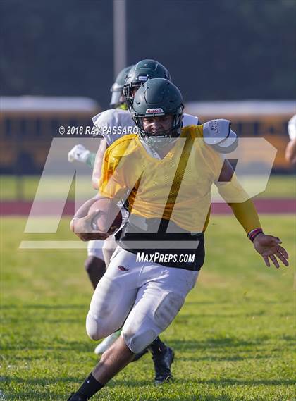 Thumbnail 3 in Bay Shore vs William Floyd Scrimmage photogallery.