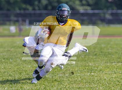 Thumbnail 3 in Bay Shore vs William Floyd Scrimmage photogallery.