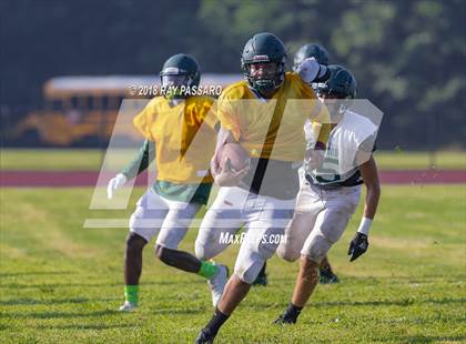Thumbnail 3 in Bay Shore vs William Floyd Scrimmage photogallery.