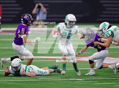 Thumbnail 2 in May vs. Sterling City (UIL Class 1A Division 1 State Final) photogallery.