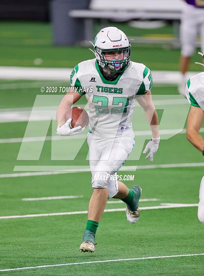 Thumbnail 2 in May vs. Sterling City (UIL Class 1A Division 1 State Final) photogallery.