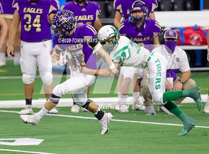 Thumbnail 3 in May vs. Sterling City (UIL Class 1A Division 1 State Final) photogallery.