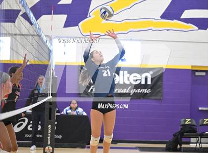 Thumbnail 3 in Sierra Canyon vs. Carrollwood Day (Durango Fall Classic) photogallery.