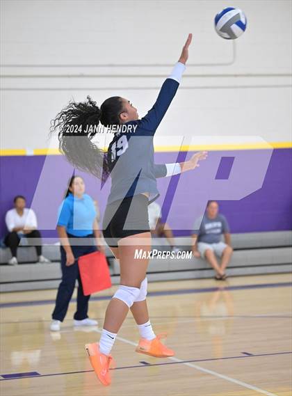 Thumbnail 1 in Sierra Canyon vs. Carrollwood Day (Durango Fall Classic) photogallery.