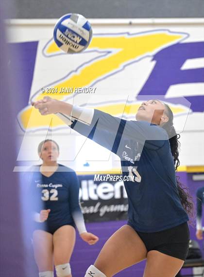 Thumbnail 3 in Sierra Canyon vs. Carrollwood Day (Durango Fall Classic) photogallery.