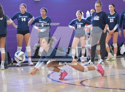 Thumbnail 2 in Sierra Canyon vs. Carrollwood Day (Durango Fall Classic) photogallery.