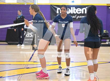 Thumbnail 2 in Sierra Canyon vs. Carrollwood Day (Durango Fall Classic) photogallery.