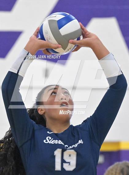 Thumbnail 3 in Sierra Canyon vs. Carrollwood Day (Durango Fall Classic) photogallery.